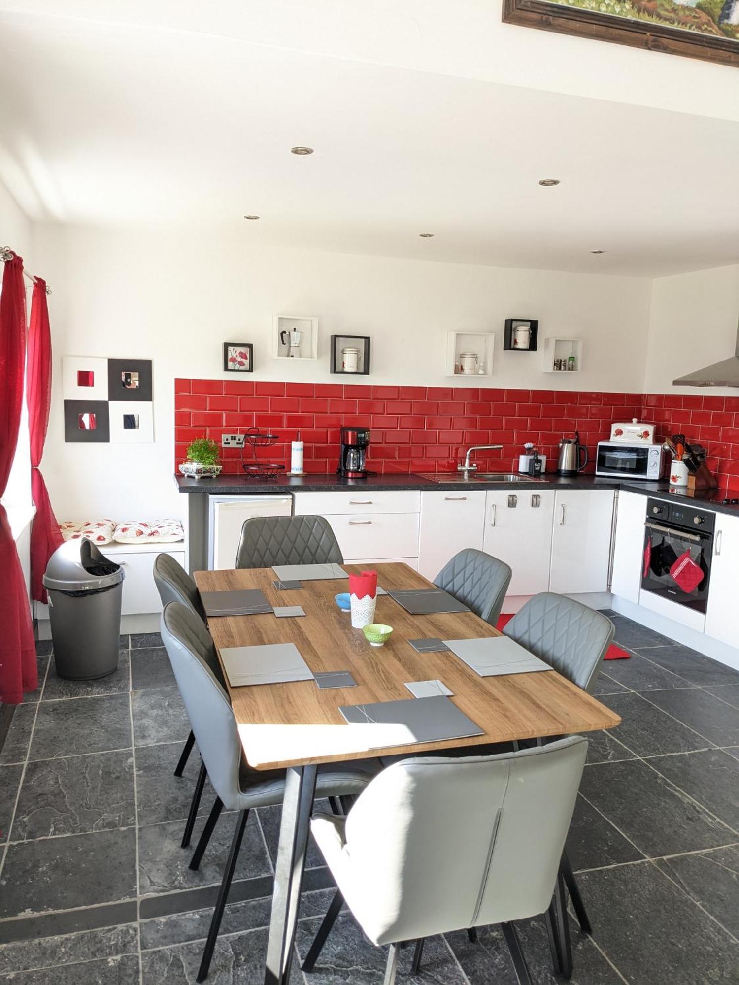 Shore Cottage - Cosy Comfort At The Sea Knights Town Exterior foto
