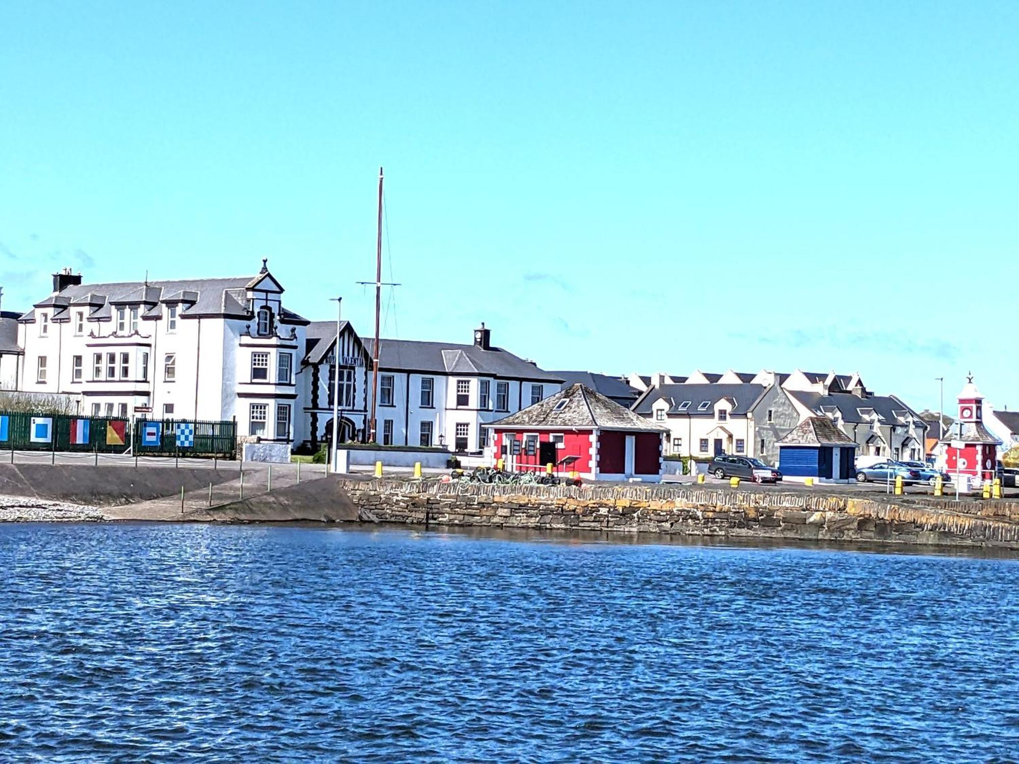 Shore Cottage - Cosy Comfort At The Sea Knights Town Exterior foto